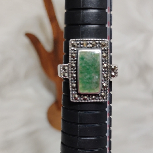 Vtg 925 Sterling Silver Ring W Rectangular Green Jade Gemstone - Picture 8 of 13